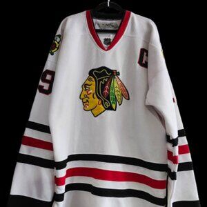 NHL #19 Toews Chicago Black Hawks White Jersey XL